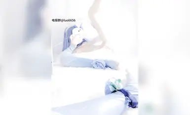 Dewi kebajikan kawaii undang-undang yang paling tinggi [Koike Rina] kerana kulit Xiaoqiao Swan Dream menunjukkan wajahnya di cermin, dongeng kecil yang tulen dan cantik (1)