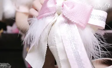 白嫩美足小姐姐【鈴木美咲】日輪之花·胡桃，玲瓏粉嫩小腳配白絲，小哥哥被我這種足交你能撐多久呀