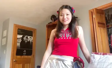 漂亮青春美眉【吴丽娜】吃鸡啪啪身材娇小白虎高颜粉嫩小娇乳在家被大肉棒无套输出口爆吃精