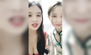 [อัปเดตตามคำขอ] Zixian แอร์โฮสเตสสาวหน้าตาดีที่เพิ่งไปทะเลกำลังสอดแฮมของเธอเข้าไปในหีของกันและกัน มาเลย มาบินกันเป็นสองเท่า คุณจะมีความสุขมาก