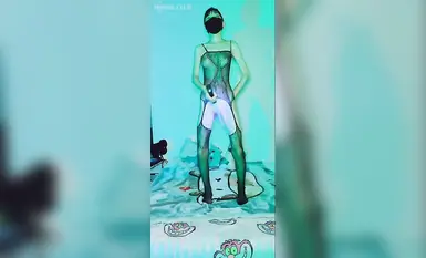 Disesuaikan secara eksklusif untuk taikun tempatan, kurus dan cantik, wajah terdedah gadis sekolah [Tim] koleksi lengkap faedah, kecergasan muda, alat tarian bogel Ziwei seks dan memancut, sifat-sifat jalang penuh (1)