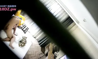 盜錄蜂腰巨乳美少婦與上司開房互舔攻守兼備無套內射／大學眼鏡男酒店束縛苗條白皙大奶女友深喉各種體位抽插等 17