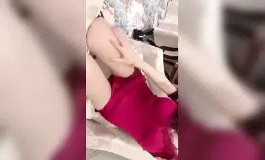 玥儿玥——红色睡衣