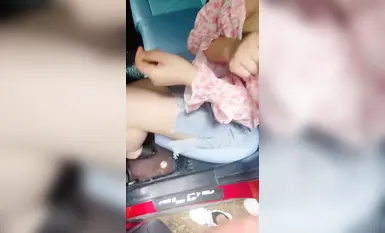 【劇情演繹】與嫂子戶外艹逼❤️芳草外車內艹逼，狹小的車內肉棒狂艹，戰況激烈刺激！