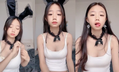 全網第一美少女~【小雲慢吞吞】上帝視角特寫~圓圓的乳房 粉嫩逼逼 裸舞 道具自慰 (5)