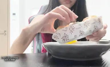 电报群VIP精液盛宴系列！乱伦变态老哥调教母狗堂妹2部，口交取精面包加精+精液布丁1