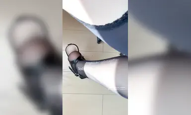 Selebriti Internet popular dengan punggung gemuk @olive_emmm 6 set gambar peribadi baharu - stoking berjenama, pinggang dan garter (1)