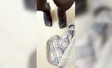 Selebriti Internet popular dengan punggung gemuk @olive_emmm 6 set gambar peribadi baharu - stoking berjenama, pinggang dan garter (1)