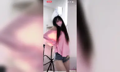 Penari selebriti internet Douyin @宁向(xiangxiang) ahli kumpulan mempersembahkan tarian telanjang berskala besar (10)