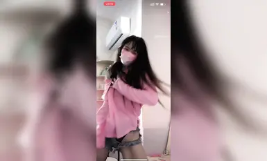 Penari selebriti internet Douyin @宁向(xiangxiang) ahli kumpulan mempersembahkan tarian telanjang berskala besar (10)