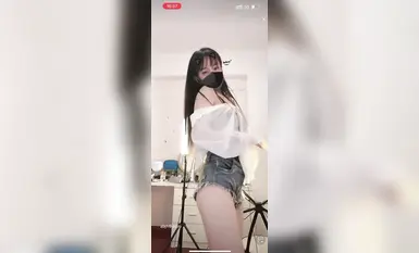 Penari selebriti Douyin @宁向(向向) ahli kumpulan mempersembahkan tarian bogel berskala besar (19)