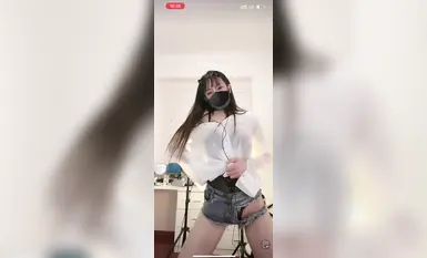 Douyin celebrity dancer @宁向(向向) member group na gumaganap ng malakihang hubo't hubad na sayaw (19)