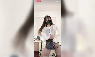 Douyin celebrity dancer @宁向(向向) member group performs large-scale nude dance (22)
