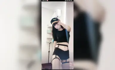Douyinのネット有名ダンサー@宁向(xiangxiang)メンバーグループが大規模な裸ダンスを披露(39)