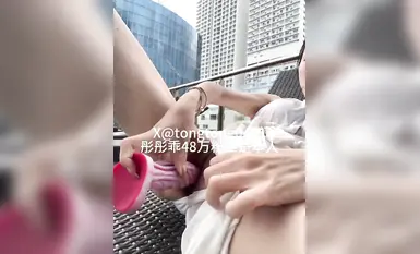 Misis na nagpapakita ng salamin@彤彤好(7)