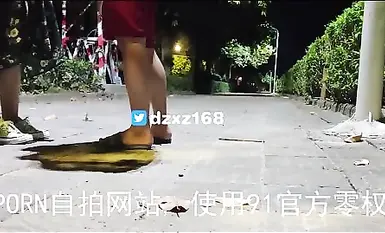 การต่อสู้จากตะวันออกไปตะวันตก - 2021-03-20 - พบสุนัขตัวเมียนอนอยู่ริมถนนตอนกลางคืน