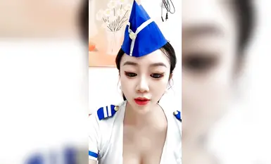 极品御姐的制服诱惑，全程露脸空姐白丝装扮，跟狼友撩骚互动，揉奶玩逼特写展示，淫声荡语不断