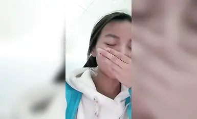 Pelajar sekolah tulen ~ [Baru 18] mendedahkan payudaranya di dalam kelas ~ membuat janji temu dengan lelaki kaya! (2)