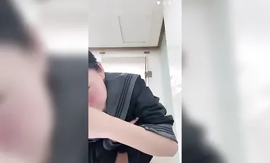 Nữ sinh đích thực ~ [Mới 18] lộ ngực trong lớp ~ hẹn hò với một người đàn ông giàu có! (8)