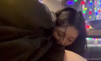 韩国反差大奶网红「ajpkkkk」微胖身材OF私拍，自慰骚穴白浆流出，与男友KTV激情啪啪【合集】 (1)
