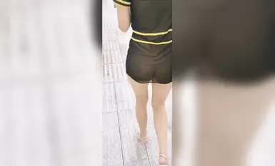 【12月无水印重磅】，推特极限露出天花板，反差婊【风筝断了线】福利，各种户外人前露出，勾引老头，3P（2）
