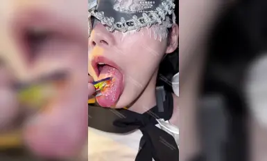 Amaran keras! Latih sepupu anda menjadi jalang yang makan air mani dan air kencing! Mukbang makanan air mani adik saya "Jojo Jiujiu" dalam kerongkongannya, TMD saya mahu sumbat semua bola saya ke dalam mulut saya.
