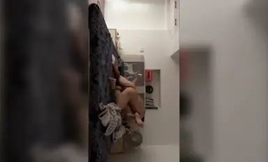 Saya amat mengesyorkan seorang wanita muda yang cantik dari Jinan yang baru bercerai dan mempunyai susuk tubuh yang terpelihara. Dia cuba melawan tetapi kemudiannya dia mengalami syahwat dengan wajah yang tidak senonoh kerana dia menikmatinya.