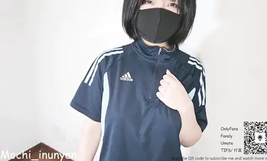 极品嫩妹-Mochi_inunyan-新偷看色情漫画的校服女孩