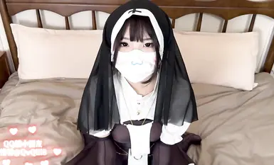 软萌甜美00后可爱萌妹【QQ糖小朋友】✅cos黑丝修女洛丽塔少女的制服诱惑，超可爱白虎美穴被大屌长驱直入插爆