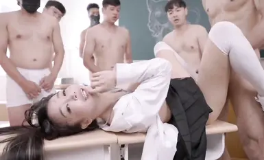 "Su Yinghua DJ SAKURA" tatlumpung sunud-sunod na putok, natatakpan ng semilya, ginahasa at nilason, at ang kasukdulan ay umaakyat sa langit at nawalan ng malay