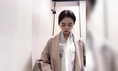 BMWZ大神调教的最乖巧的母狗日常【SM 喝尿啪啪等】如此漂亮清纯的妹子，竟然这样糟蹋