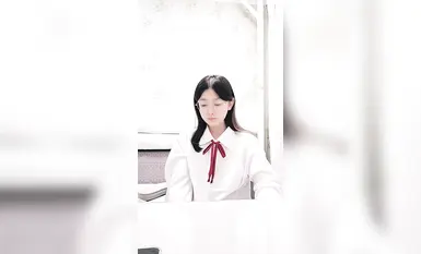 2024年12月新人学生妹【小肉肉】，一股清流，眼镜反差嫩妹，让人眼前一亮，初恋风纯欲脸大尺度全脱！ (2)