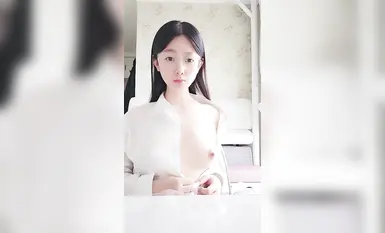 2024年12月新人學生妹【小肉肉】，一股清流，眼鏡反差嫩妹，讓人眼前一亮，初戀風純欲臉大尺度全脫！ (3)