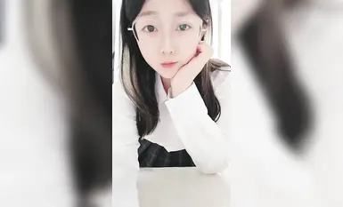 2024 년 12 월 신입생 소녀 [Xiaorourou]는 신선한 공기를 마시고 있습니다. 안경과 어린 소녀의 대비가 눈길을 사로 잡습니다. 첫사랑 스타일과 순수한 정욕으로 얼굴을 크게 벗습니다! (6)