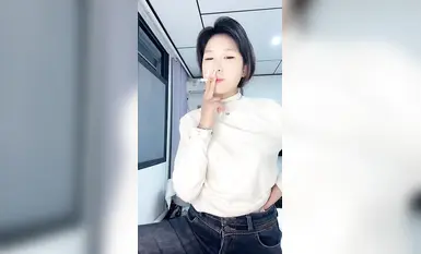 약간 통통한 여고생 [Xinxin La La La] 소품 69로 자위하고 서로의 개 가죽 끈을 핥고 격렬하게 섹스 (2)