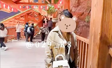 최고의 장난 꾸러기 아내 블로거 [리틀 베어 아빠]는 수유중인 아내에게 남편에게 성교를 당하면서 모유 수유를 훈련합니다. 그녀의 질액과 우유가 함께 흘러 수유 중에 그녀의 성적 욕구가 더욱 강해집니다 (3).