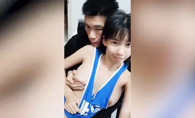 "Sốt thịt Zozo" Cô gái trẻ Huya có chút tương phản khi vui chơi ngoài trời và chi tiêu 150 lần