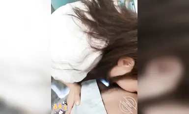 [12월 신제품] 근친상간신 [라오류를 숭배하라, 나는 라오장이다] 딸이 온라인 수업을 듣고 있는데, 늙은 아버지도 참석해야 해요