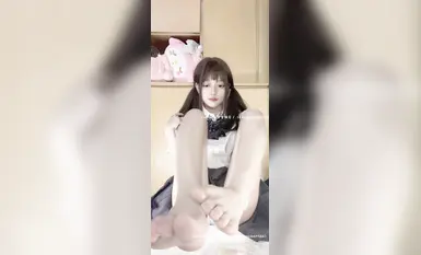 [Tender girl with beautiful feet and lolita style], cute twin tails, little beauty showing her face [going to faint from hunger] Twitter benefits, masturbation, oral sex and footjob, sex, little bitch full of attributes (2)