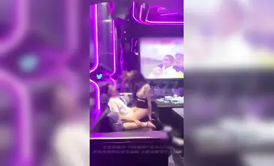Maomao perempuan murahan itu berharap lain kali apabila kita bermain di KTV, lelaki boleh mengambil inisiatif dan bermain dengan lebih baik. Jangan biarkan saya, perempuan, mengambil inisiatif.