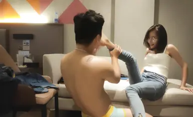 精品小少妇，今夜不要熟妇要少妇，黑丝白臀，玲珑有致小骚货，直播间人气爆棚，千娇百媚共度春宵