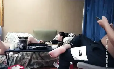 風情萬種的小少婦，少婦會玩也更懂男人，談笑風生飲酒作樂好暢快，感情熟絡後啪啪更有感覺