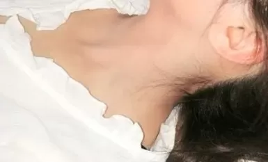 甜美同事被下药，只知道情欲干炮