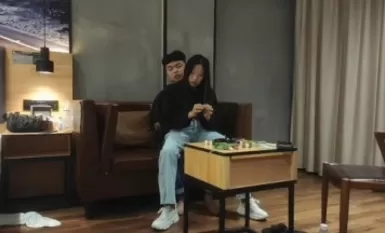 加钱哥网约极品大长腿外围妹，坐在身上各种内裤揉穴