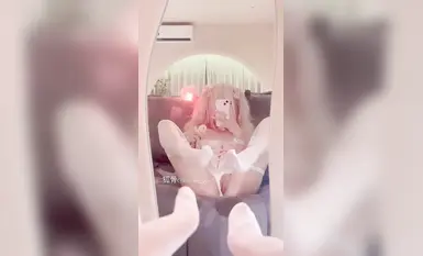 白虎粉穴蘿莉 狐骨moon_qqm自慰出白漿戶外露出小穴超嫩