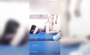 มีเซ็กส์กับป้าและคร่ำครวญอยู่ในห้อง
