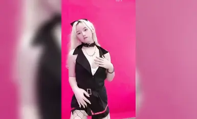 快手骚主播【小玲铛】高颜值网红小妹付费头等舱骚舞(48)