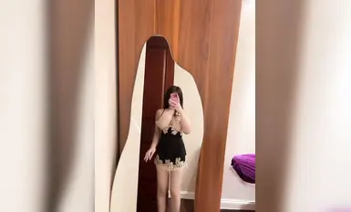 Koleksi dewi pengiring terbaik "yooheejade", dewi khazanah negara menunjukkan wajahnya dan memberikan blowjob kepada tuannya dan keluar untuk bertemu dengan seorang lelaki bujang dan disetubuhi sehingga bercakap kosong 1 (4)