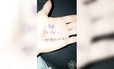海角外站兄妹亂倫大神【也不熟】付費鑽石貼，各種操妹妹，趁爸媽還在睡覺，偷偷起來去操熟睡的妹妹 (4)