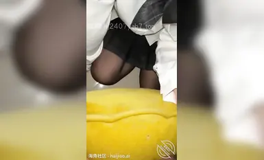 - Bộ sưu tập nhãn dán kim cương "Yaya muốn ngủ với anh trai" của cô gái Cape, cô gái đuổi theo người đàn ông qua lớp vải mỏng và quan hệ với anh ta một cách mạnh bạo đến nỗi anh ta mất kiểm soát bàng quang và chất nhờn màu trắng chảy khắp giường, cô mèo hư hỏng bị anh trai quan hệ và phun nước tiểu khắp giường (8)